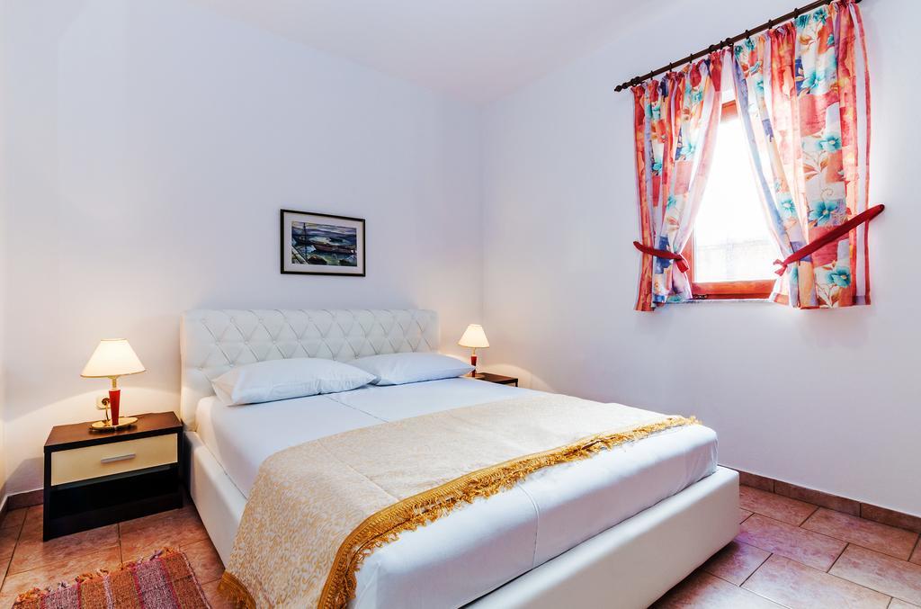 Villa Mare Apartments Vir Exterior foto