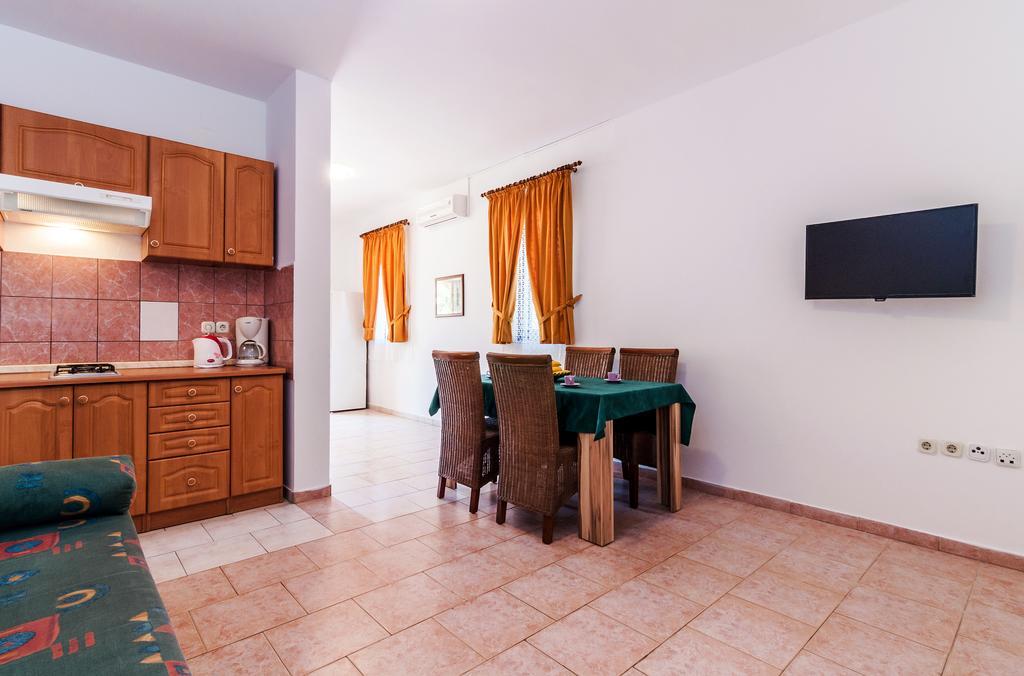Villa Mare Apartments Vir Exterior foto